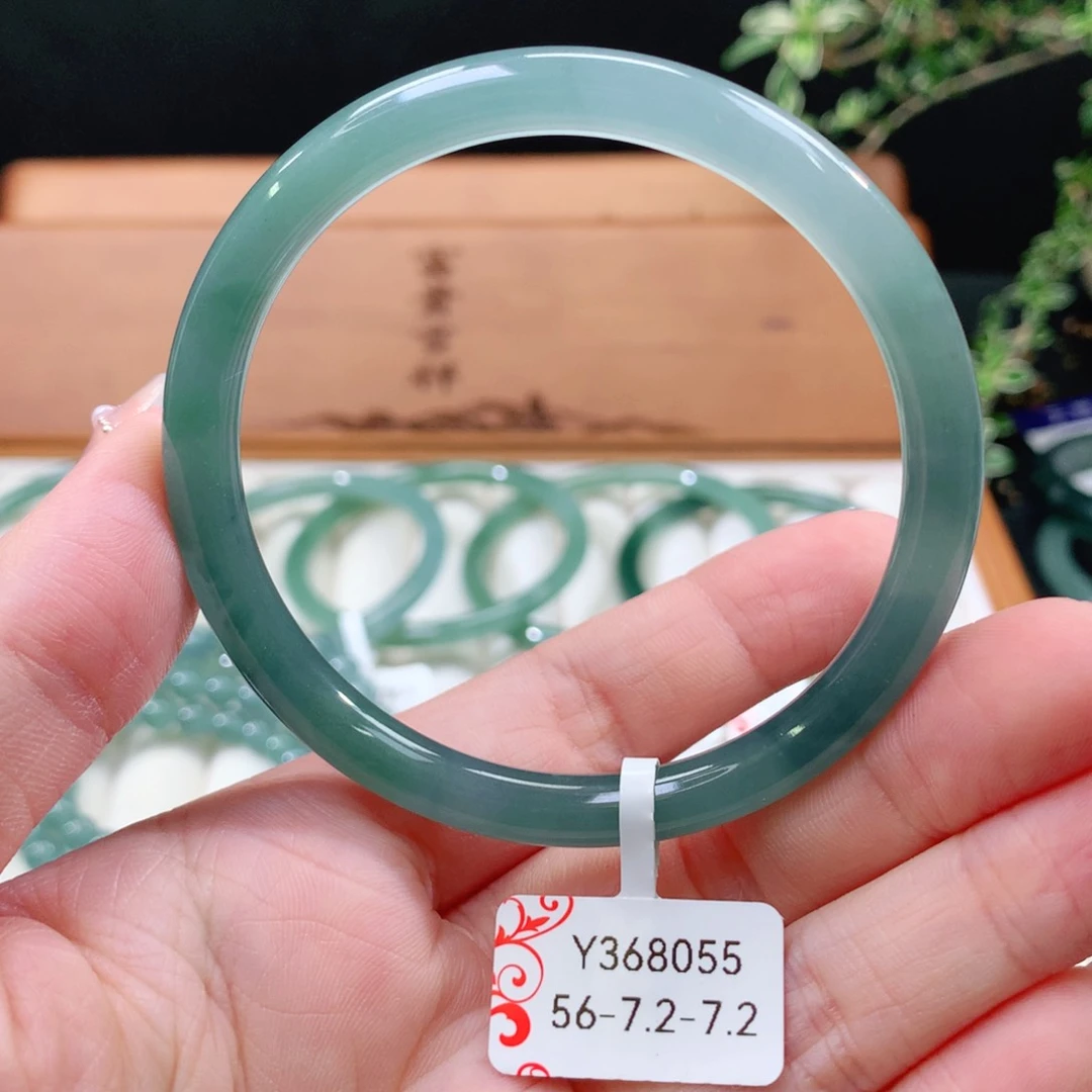 翡翠手镯未镶嵌天然