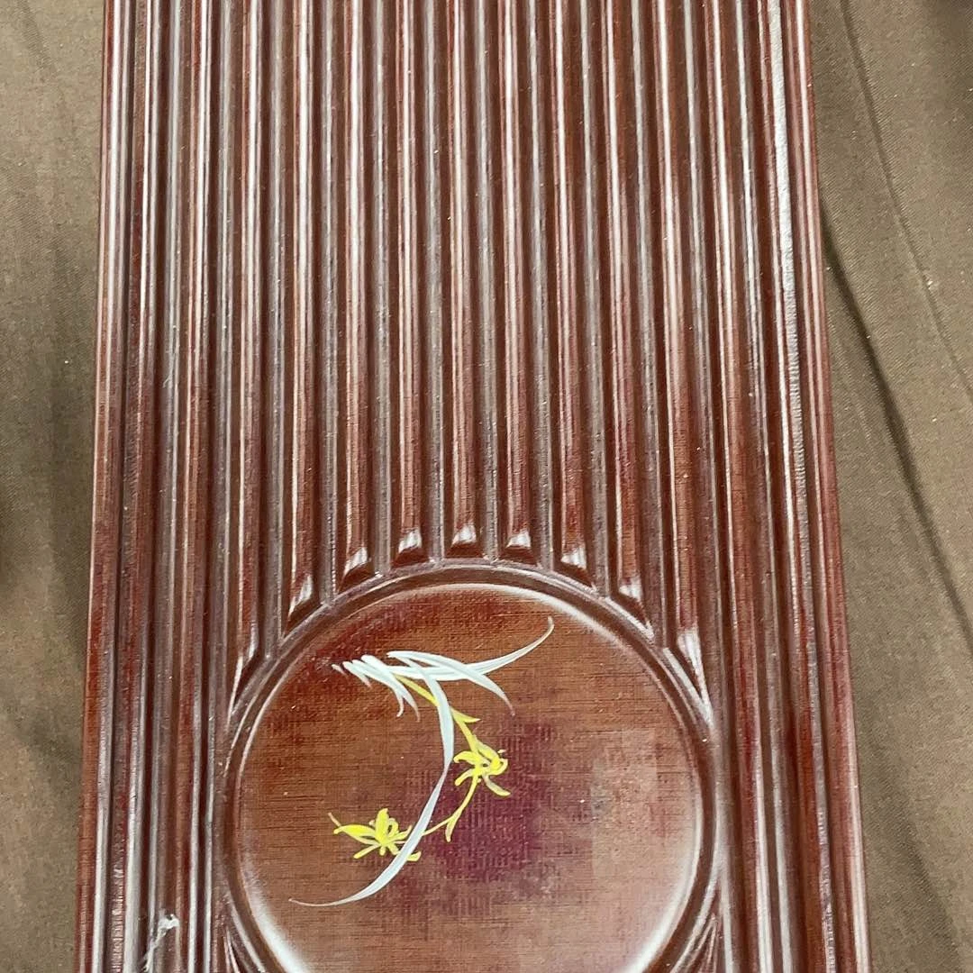 搪瓷杯子里还有很多东西