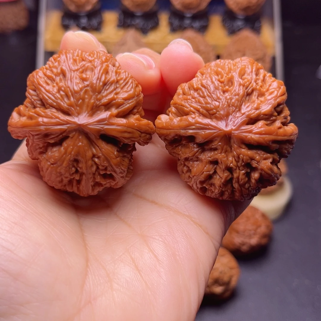 吊坠文玩核桃46尺红球筋