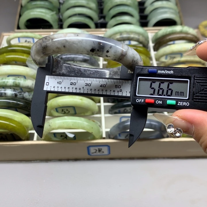 未镶嵌蛇纹石玉手镯62