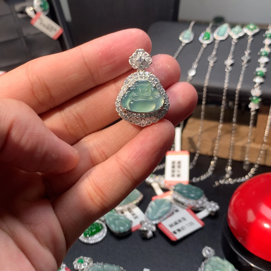 吊坠(赠链)未镶嵌翡翠
