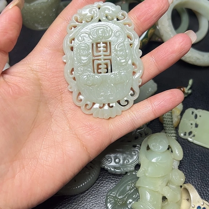 新***器和田玉未镶嵌颈饰