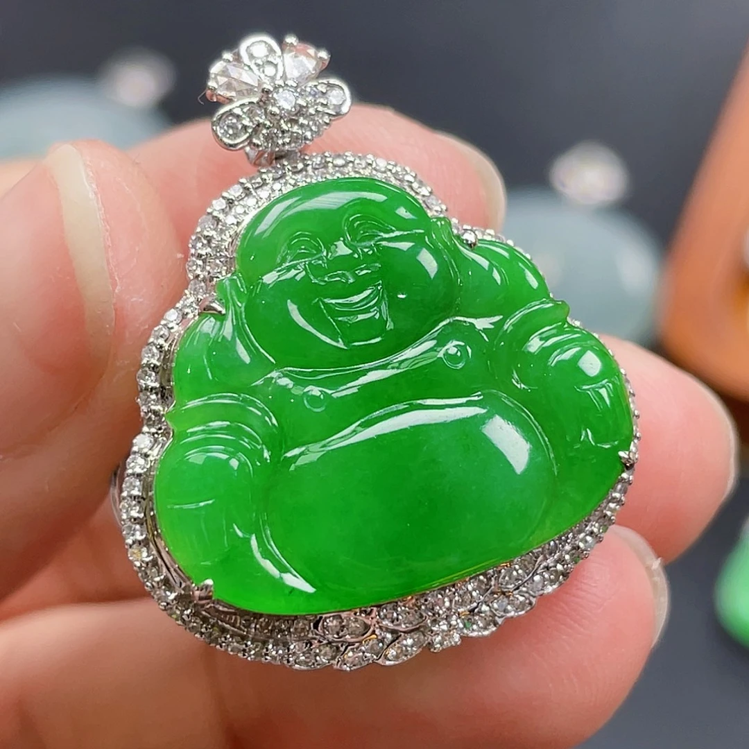 翡翠18K金镶嵌颈饰吊坠