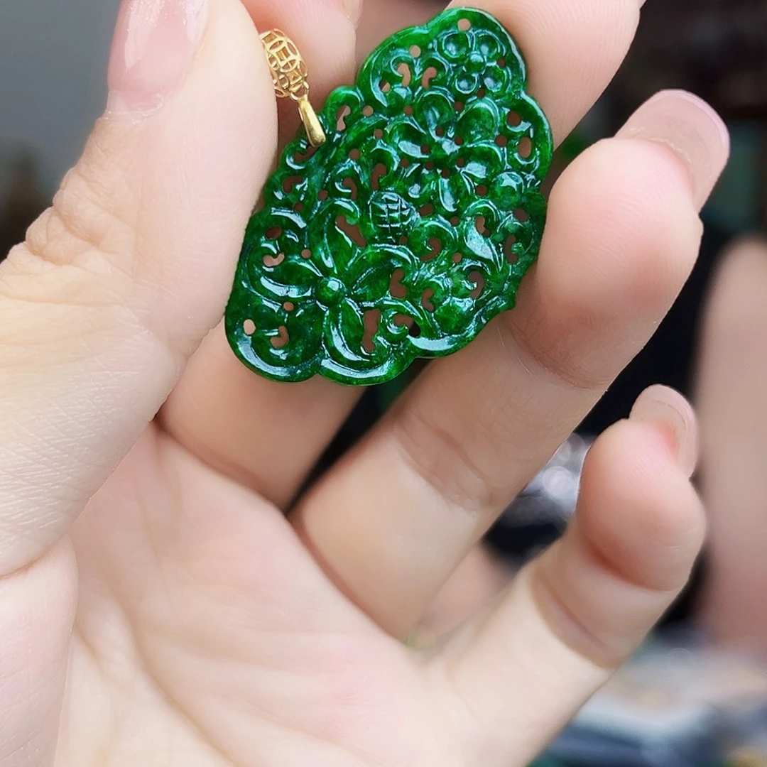 翡翠18K金镶嵌颈饰多样性