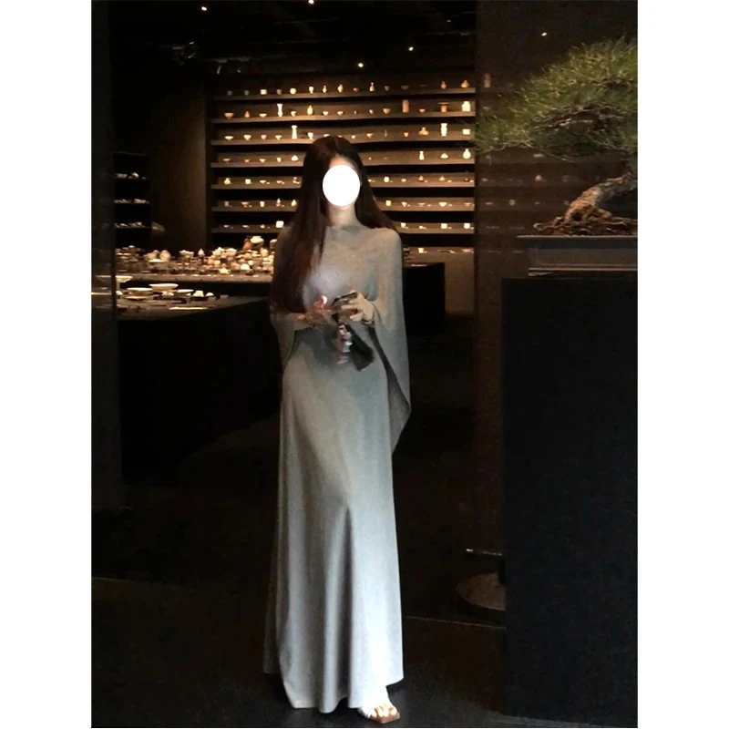 简约松弛感不规则披肩搭配高级感收腰显瘦吊带连衣裙女休闲套装