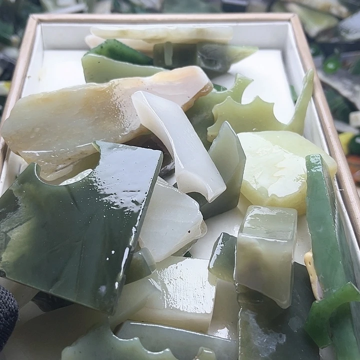 和田玉（糖玉）和田玉边角料9K金镶嵌唯****下