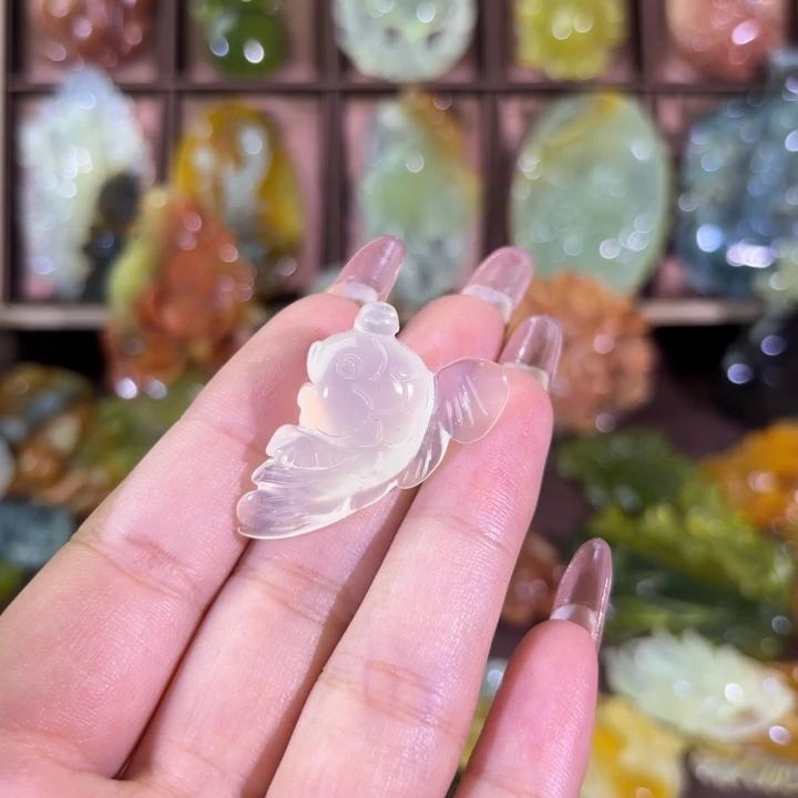 未镶嵌蛇纹石玉颈饰楠*?