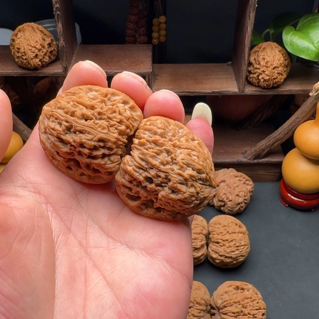 半***生文玩核桃南疆石凹底蚂蚁拉丝尺寸40