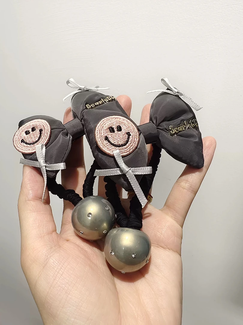 【韩国】实拍蝴蝶结笑脸设计感蝴蝶结刺绣韩系ing发绳