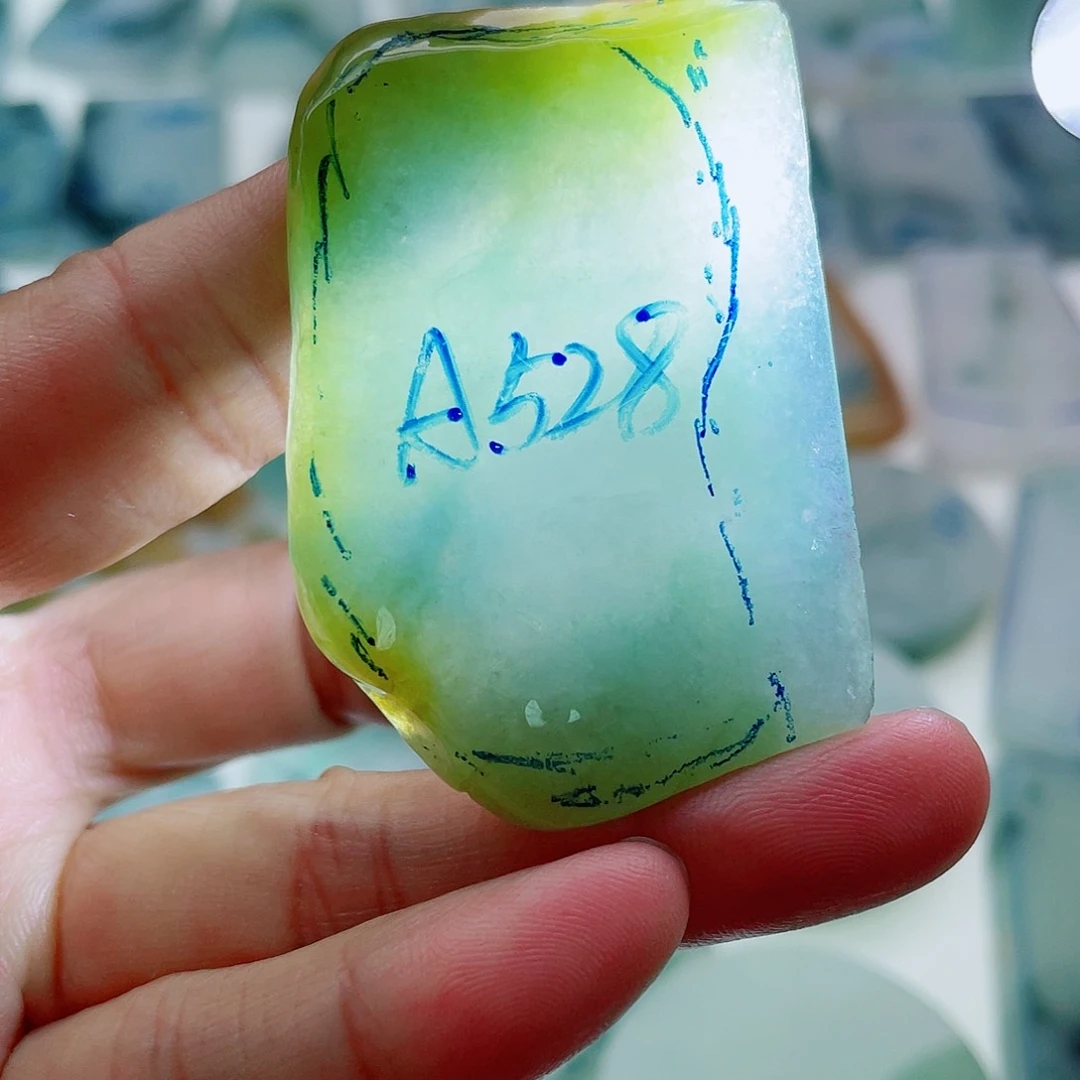 定制翡翠未镶嵌亿弘翡翠片料定制雕刻