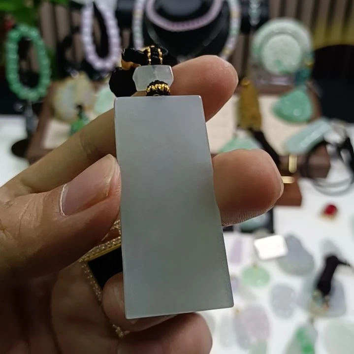 努***力翡翠未镶嵌颈饰翡翠翡翠