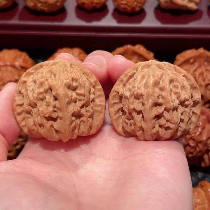 把件文玩核桃繁**界白狮子