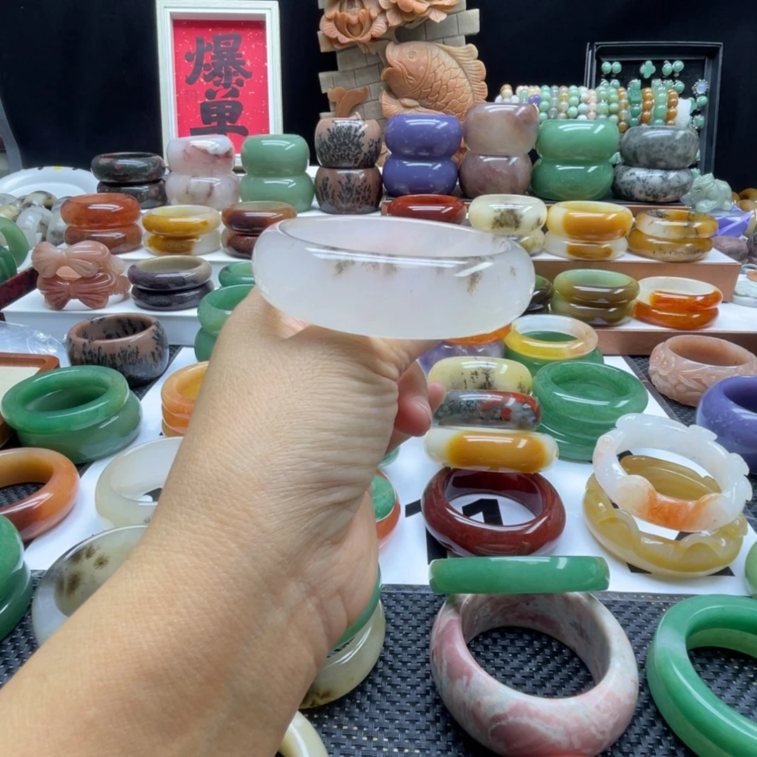 石英岩玉未镶嵌手镯