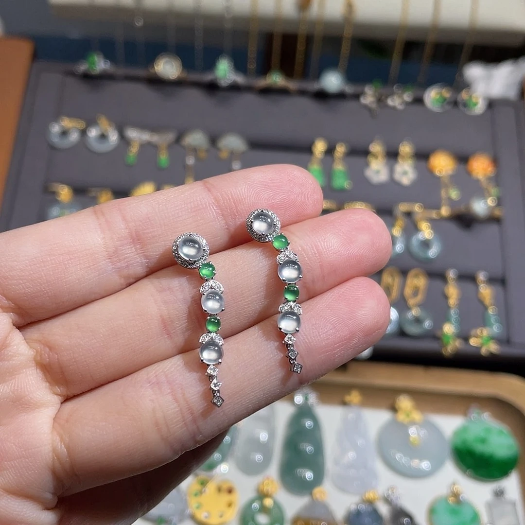 翡翠耳饰18K金镶嵌玻璃种蛋面