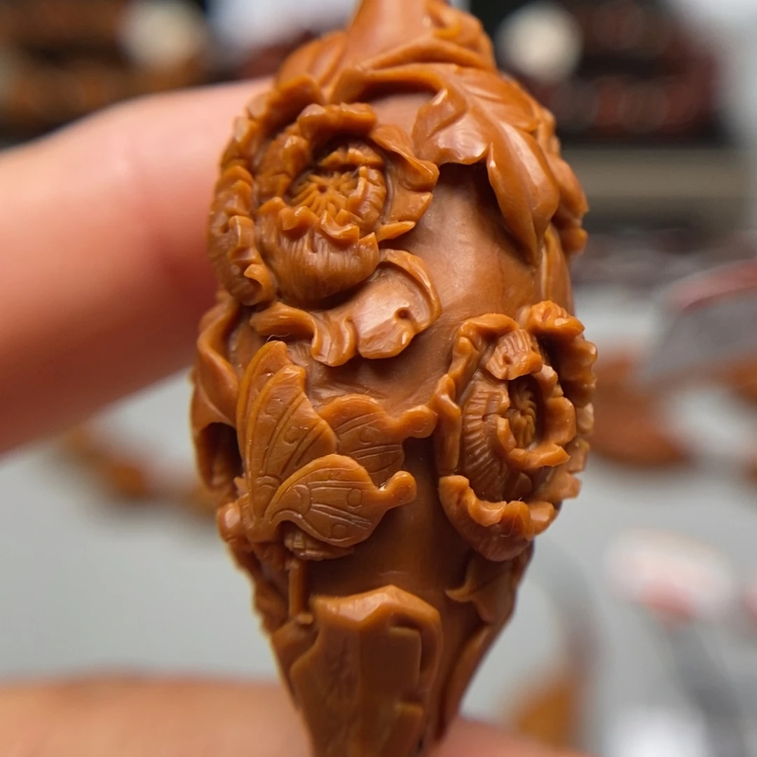 橄榄核吊坠花开富贵