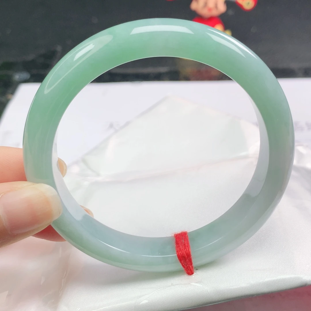 翡翠未镶嵌手镯正