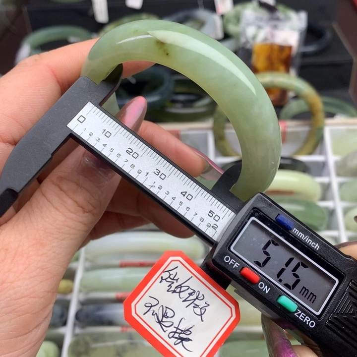 蛇纹石玉手镯未镶嵌851