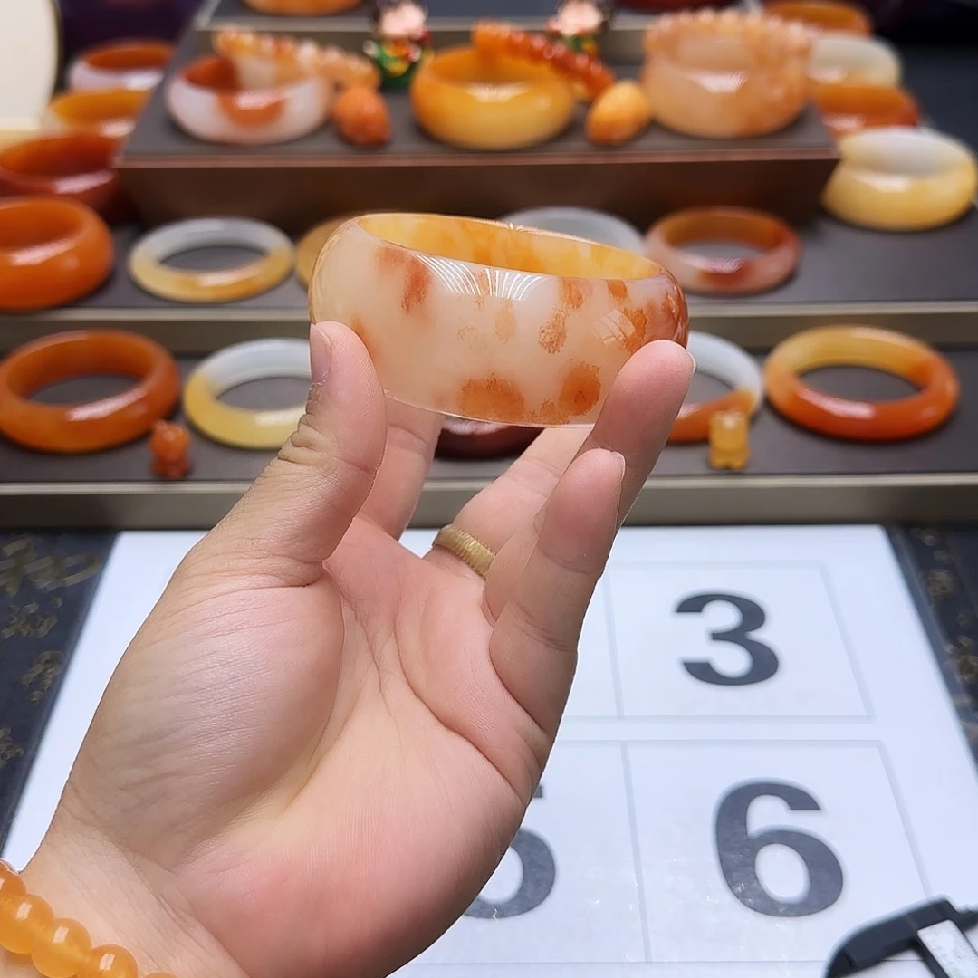 蓝***冰石英质玉（黄龙玉）未镶嵌手镯