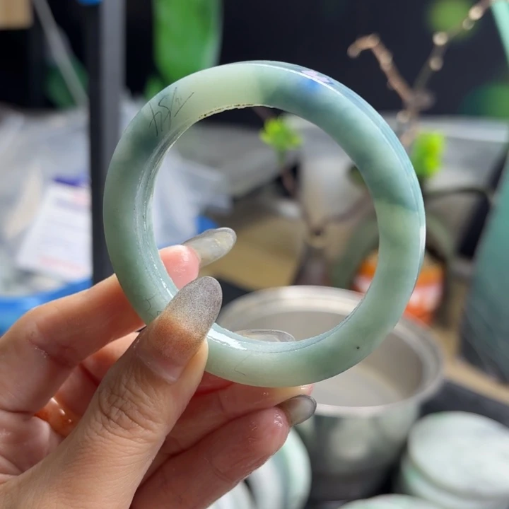 定制翡翠手镯未镶嵌手镯