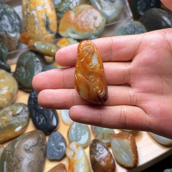 和田玉未镶嵌挂件振*