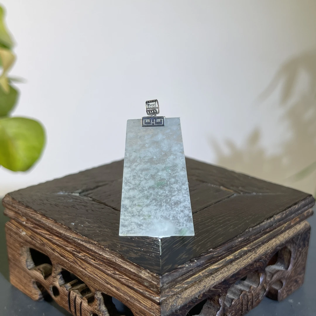 JGB06-116  天然缅甸A货翡翠  18K扣头无事牌