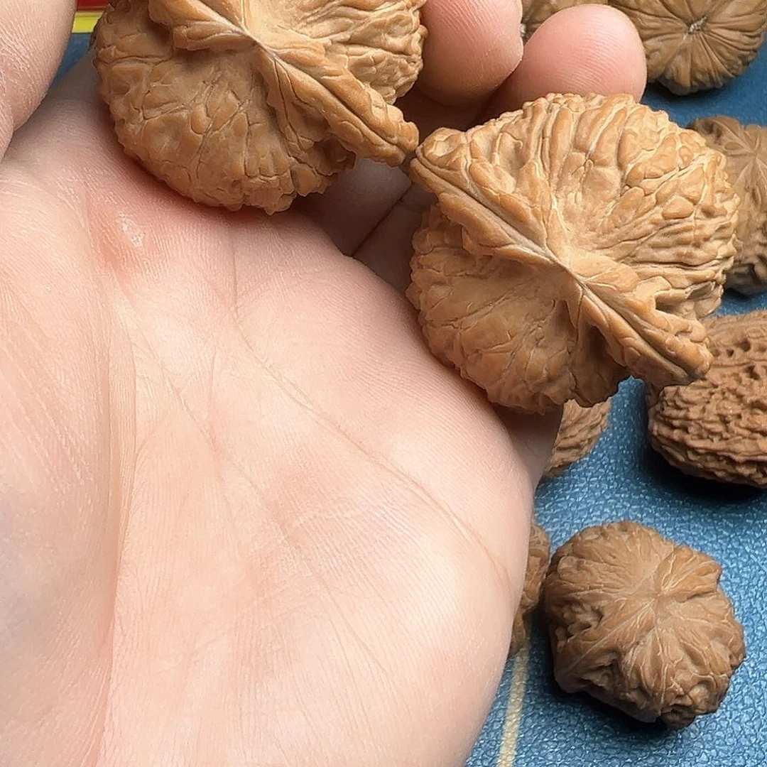 文玩核桃把件45.5闷白