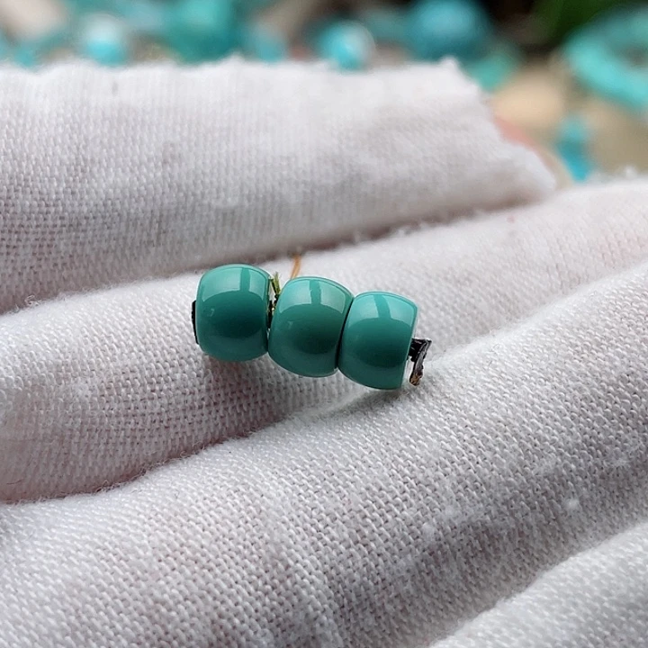 绿松石配饰未镶嵌