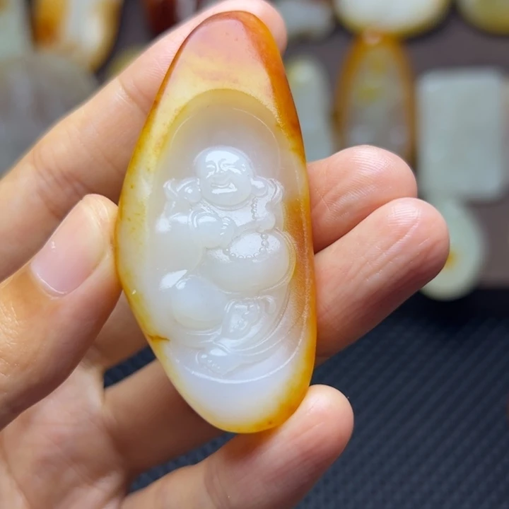 颈饰未镶嵌和田玉