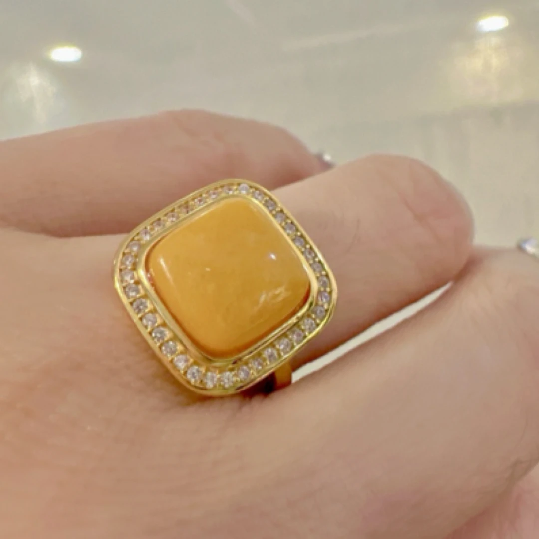 925银镶蜜蜡戒指，满蜜鸡油黄