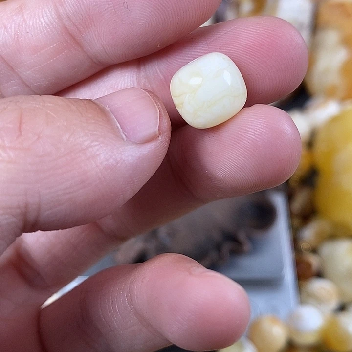琥珀未镶嵌珠宝奇石我