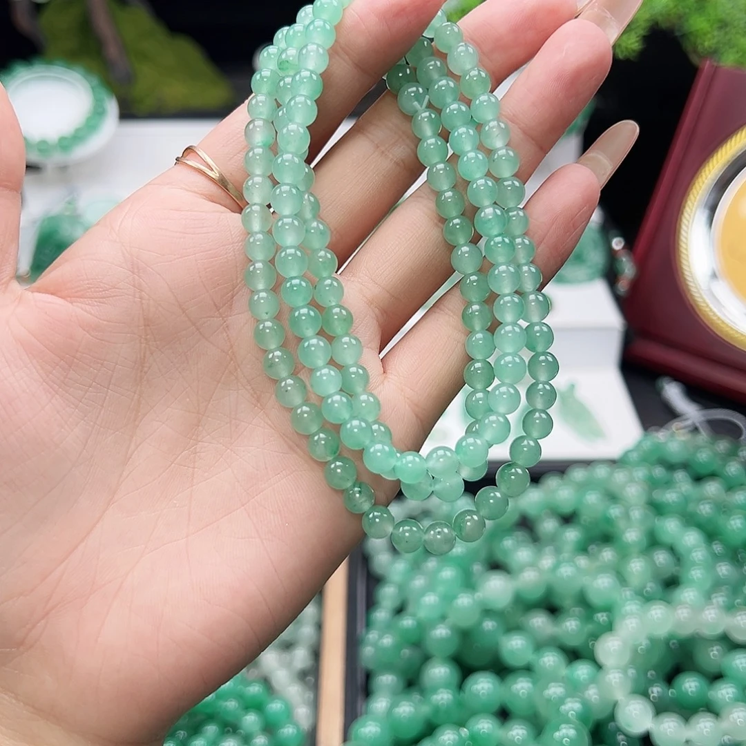 石英质玉（非洲翠）未镶嵌颈饰