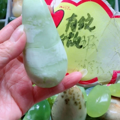 蛇纹石玉未镶嵌手把件
