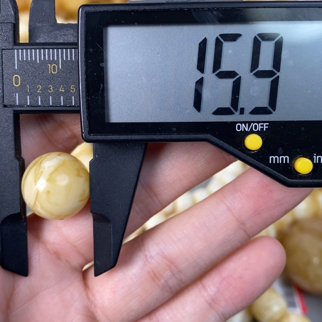 蜜蜡未镶嵌珠宝奇石2.5g
