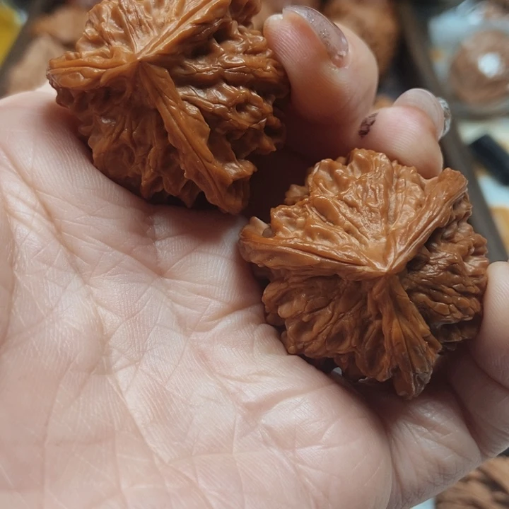 侯***席吊坠文玩核桃盘山