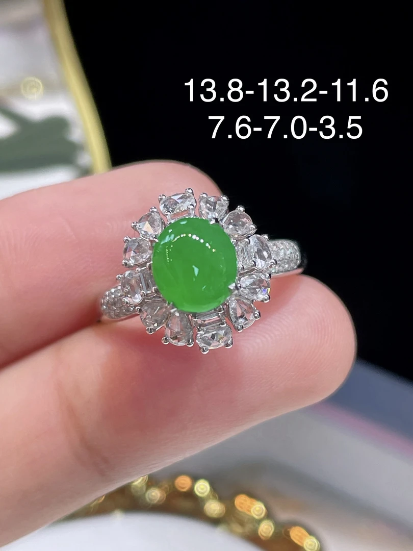 天然缅甸翡翠A货 满绿蛋面 戒指 18k金镶嵌钻石