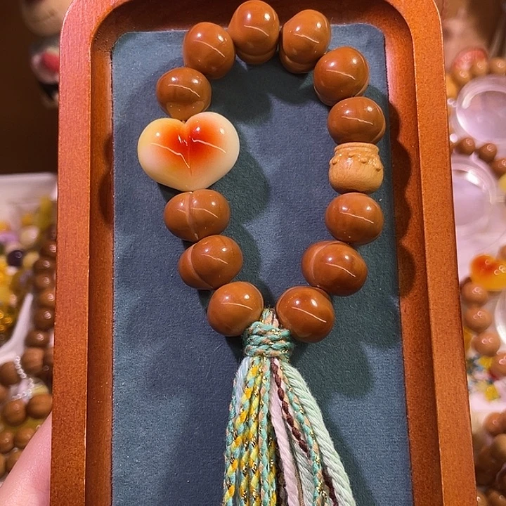 吊坠猴头核桃玻璃底手工屁桃卡17小手持红心款