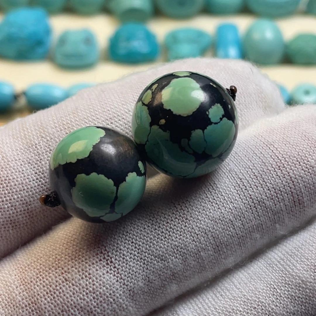 绿松石未镶嵌颈饰