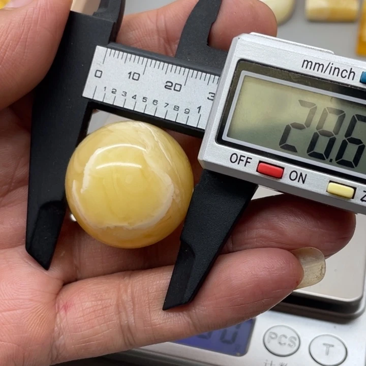 未镶嵌琥珀裸石珠子