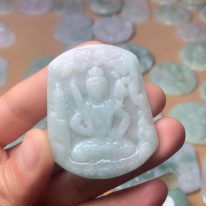 翡翠未镶嵌颈饰虚空
