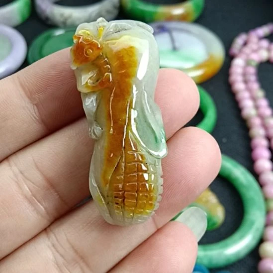 翡翠未镶嵌挂件翡翠