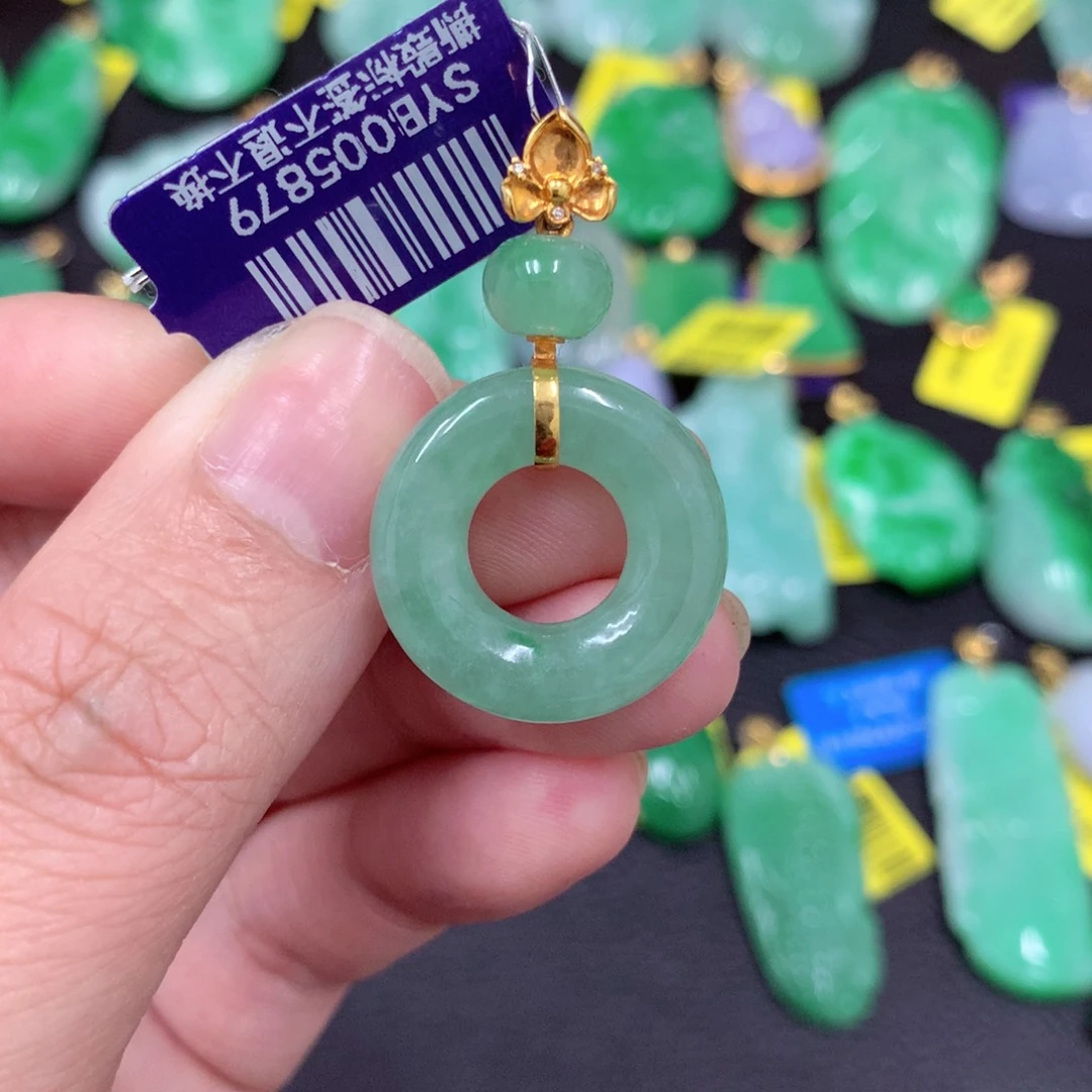 翡翠18K金镶嵌颈饰
