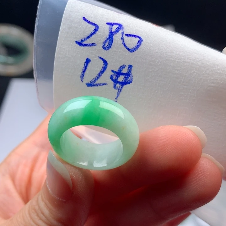 团***子定制翡翠未镶嵌戒圈