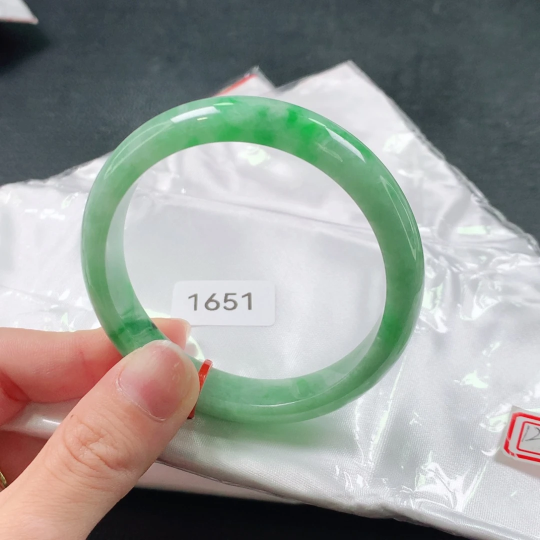 翡翠手镯未镶嵌天然翡翠手镯01