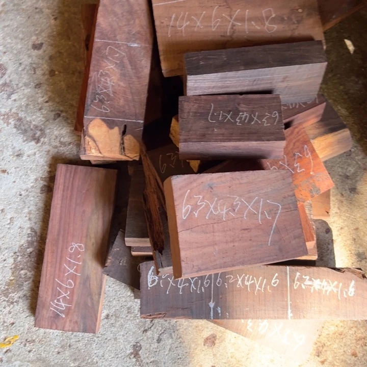 匠***器红酸枝木类端景台边角料