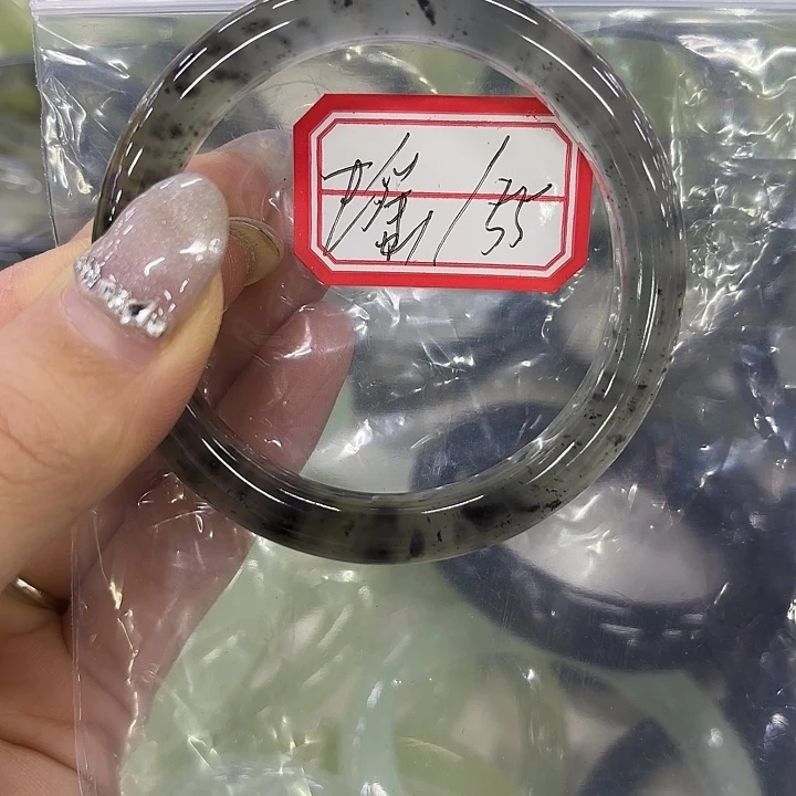瑶***瑶蛇纹石玉未镶嵌手镯