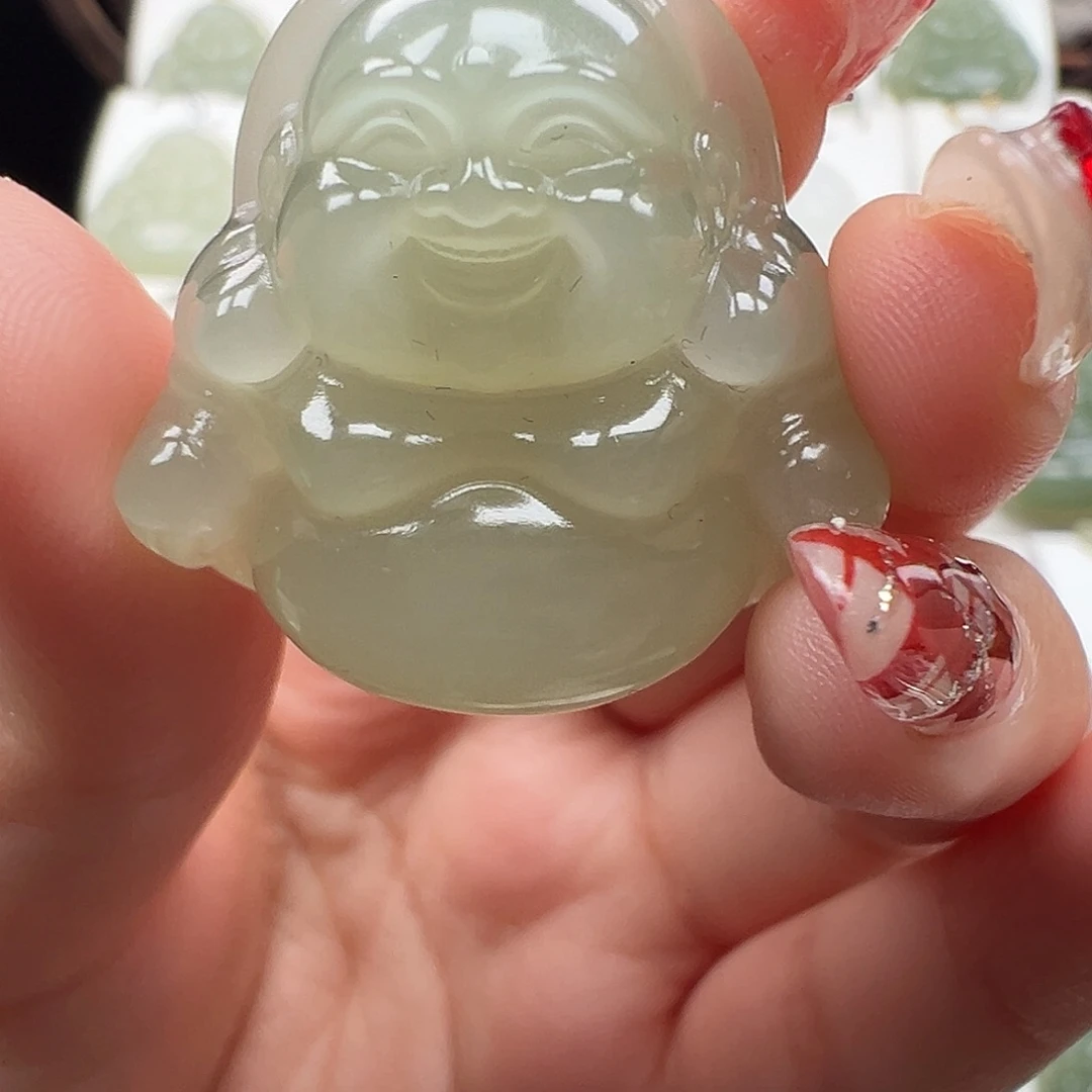 贾***假和田玉未镶嵌颈饰