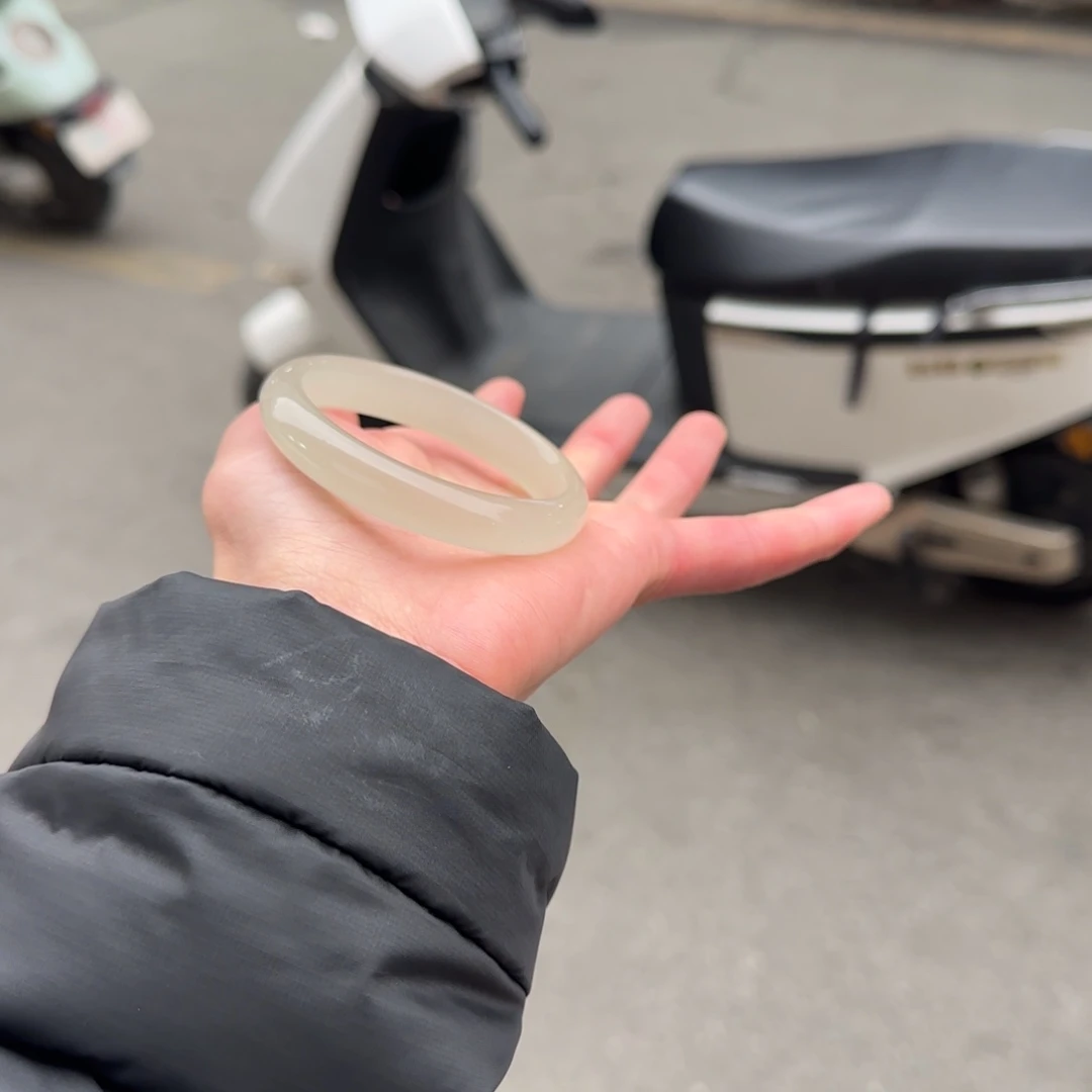 东陵石未镶嵌手镯