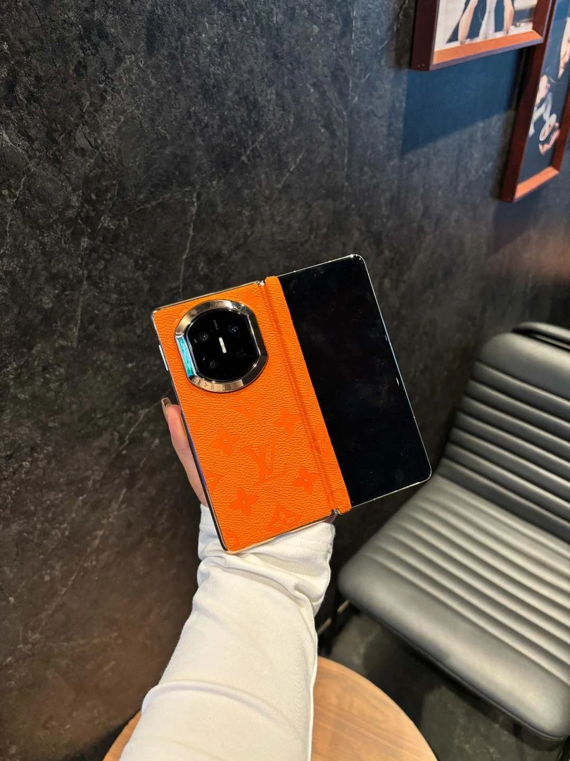 潮牌小花字母适用于华为matex7手机壳X6折叠屏时尚大孔镜头手机壳