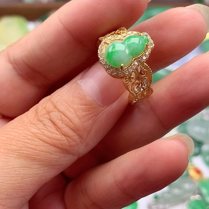 翡翠银S925镶嵌颈饰翡翠
