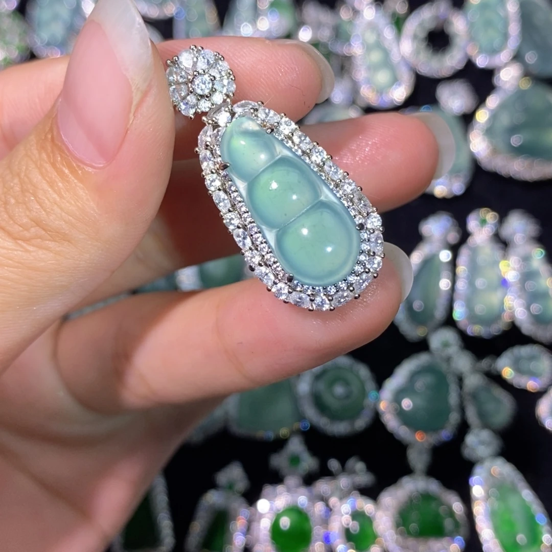 翡翠未镶嵌颈饰天然